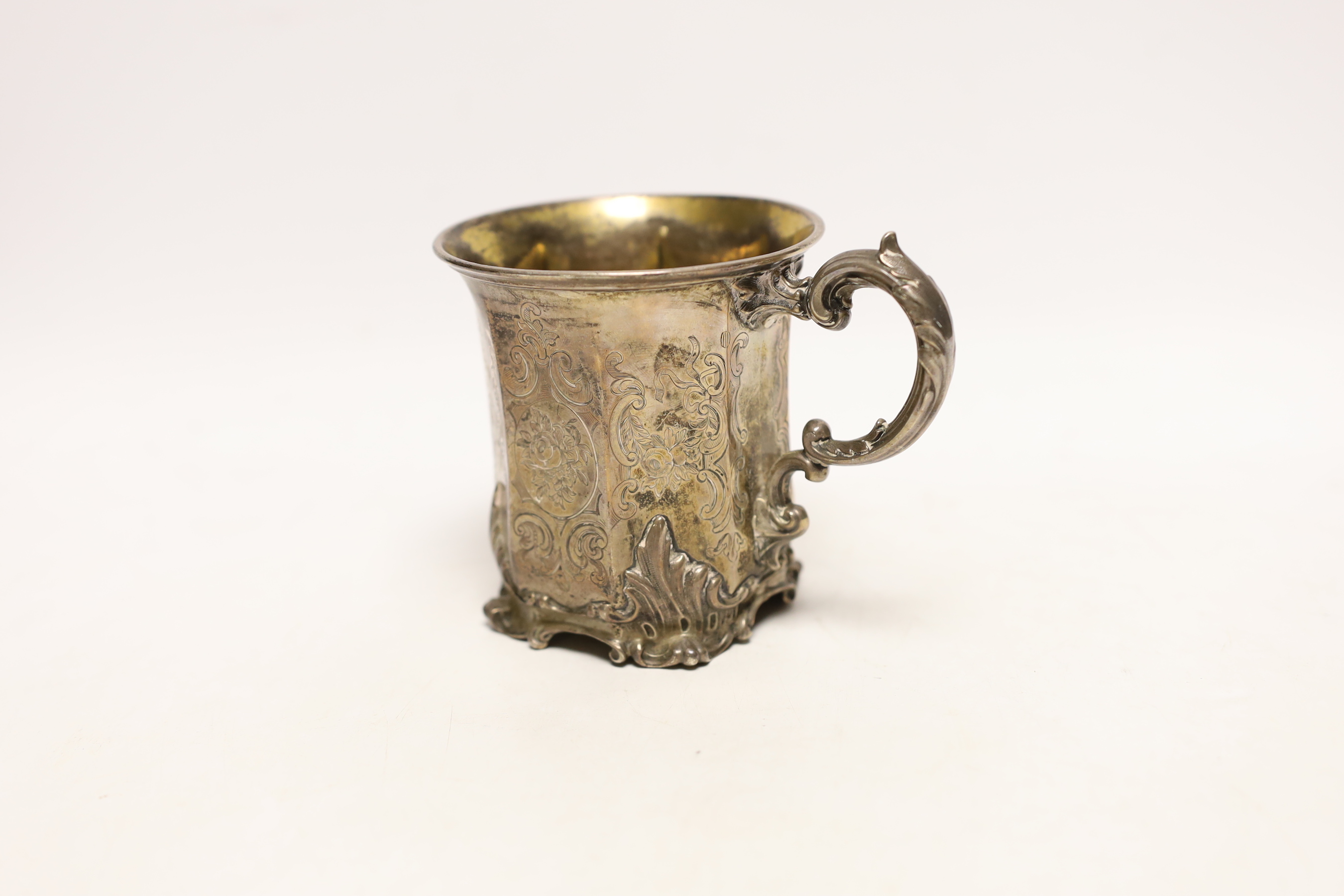 An ornate Victorian silver christening can, The Barnards, London, 1843, 92mm, 6.8oz.